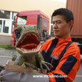 Bild in Galerie-Betrachter laden, Crate Baby Raptor Puppet