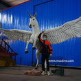 Cargar la imagen en la vista de la galería, white animatronic unicorn model