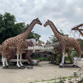 Bild in Galerie-Betrachter laden, Giraffe animatronics