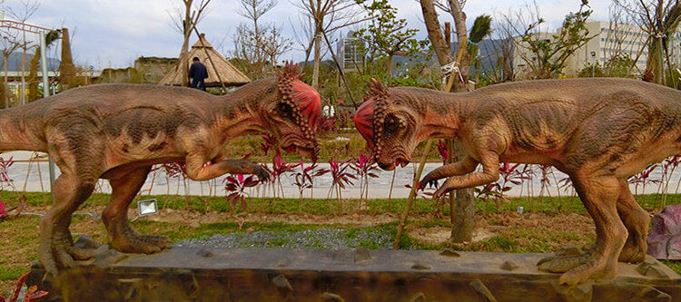 animatronic dinosaurs boxing
