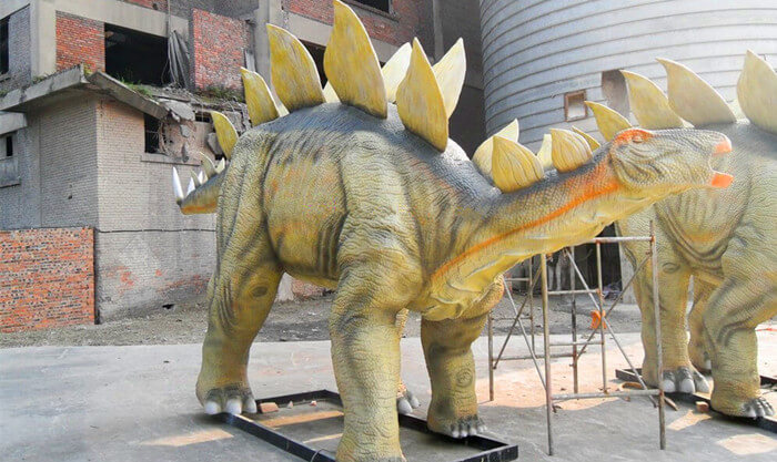 animatronic dinosaur stegosaurus