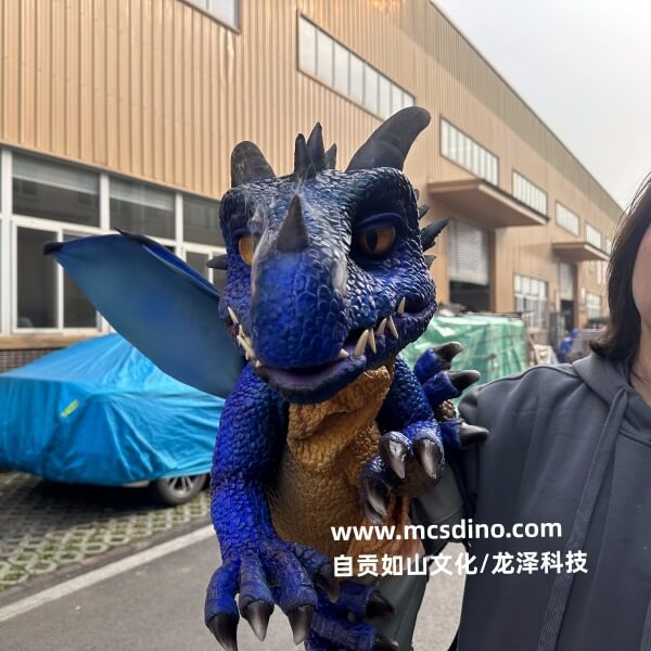 Effet de fumée reniflant de marionnette dragon bleu-BB107