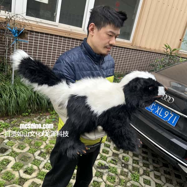 Skunk Hand Puppet-BB141