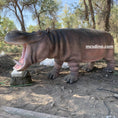 Bild in Galerie-Betrachter laden, hippo animatronic animal
