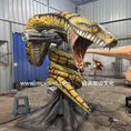 Bild in Galerie-Betrachter laden, Life-size Animatronic Snake
