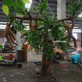 Carica l'immagine nel visualizzatore della galleria, Monkeys On Tree Decoration
