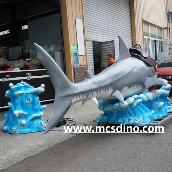 MCSKD024-Tour de requin au parc aquatique