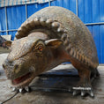 Bild in Galerie-Betrachter laden, glyptodon animatronic animal
