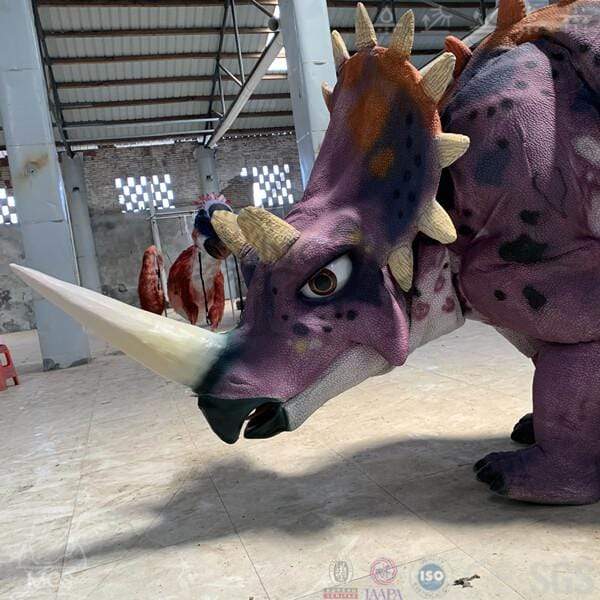 The Largest Walking Triceratops Costume-DCTR203