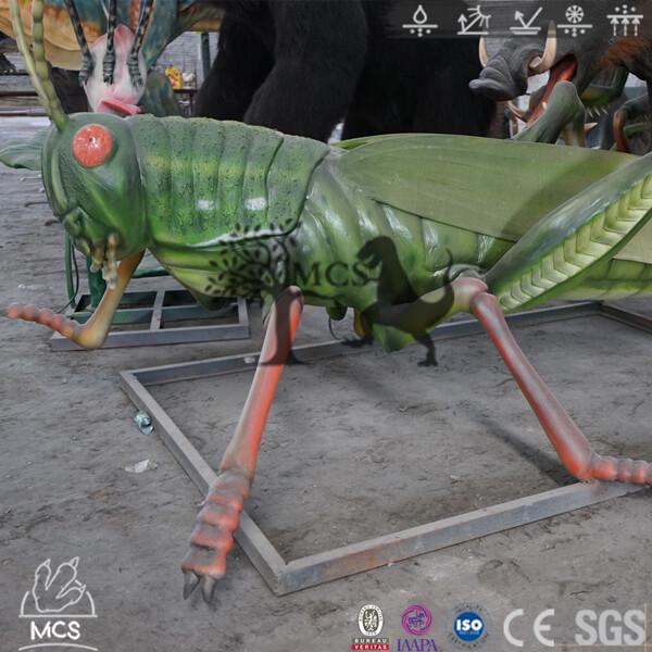 MCSDINO Robotic Monsters Triassic Animatronic Locust Decor Treehouse Adventure-BFL003